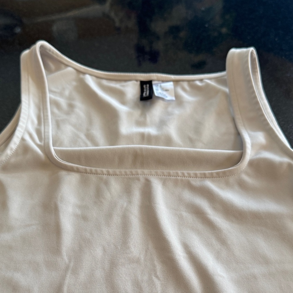 Basic Square-Neck Tank Top - Cream - Picture 4 of 7